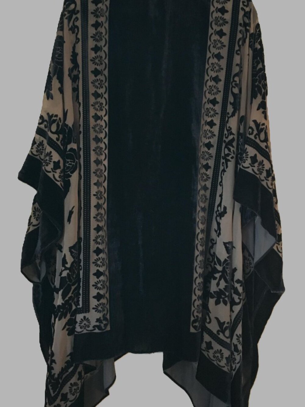 Torrid One Size Velvet Black Burnout Ruana Wrap NWT - Picture 7 of 7